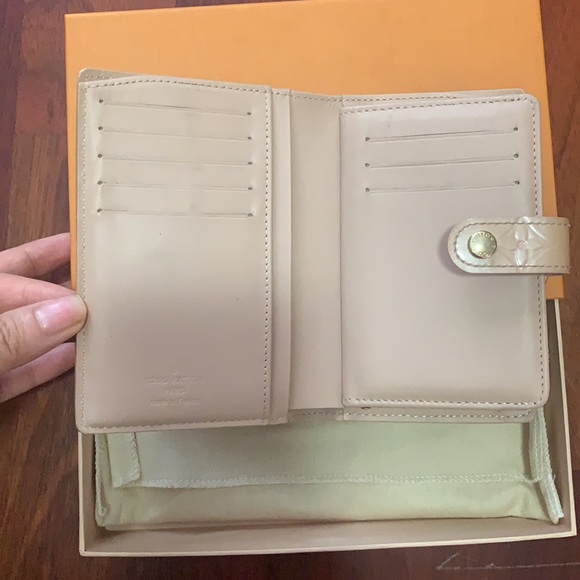 Louis Vuitton Vernis French Purse Wallet - Picture 2 of 9